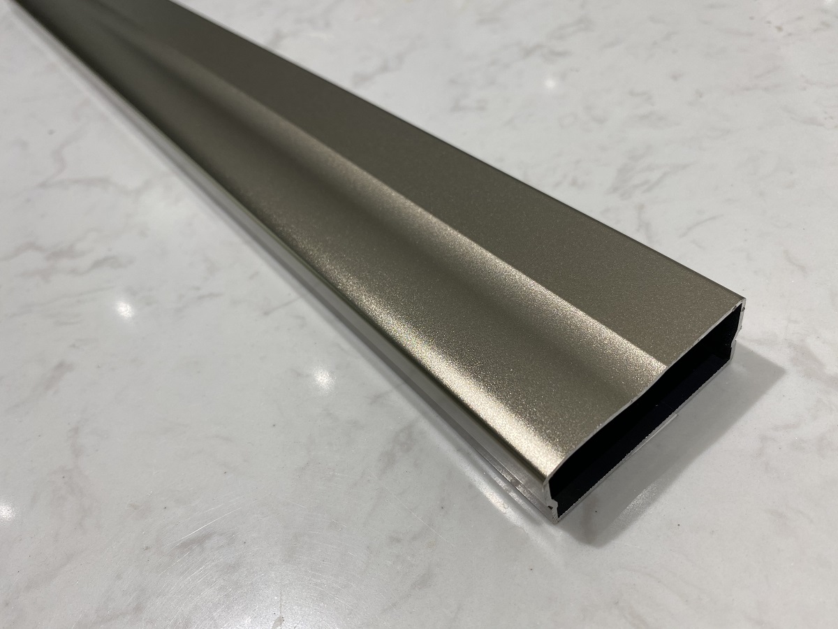 噴細(xì)砂拋光淺香檳色